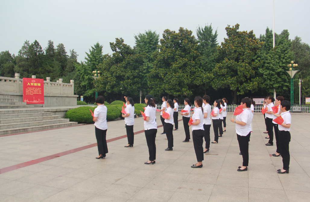 弘揚(yáng)革命精神，喜迎建黨百年