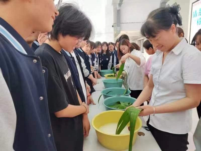 粽葉飄香寄深情，端午祝福助學(xué)子——安徽邦和物業(yè)雪楓中學(xué)項(xiàng)目部溫情助考活動(dòng)紀(jì)實(shí)