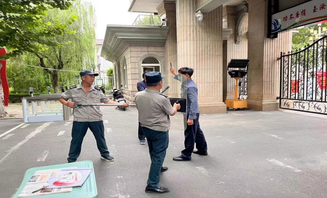 演練筑防線，校園保平安 ——宿城第一初級中學(xué)項(xiàng)目部開展防暴防恐演練活動(dòng)