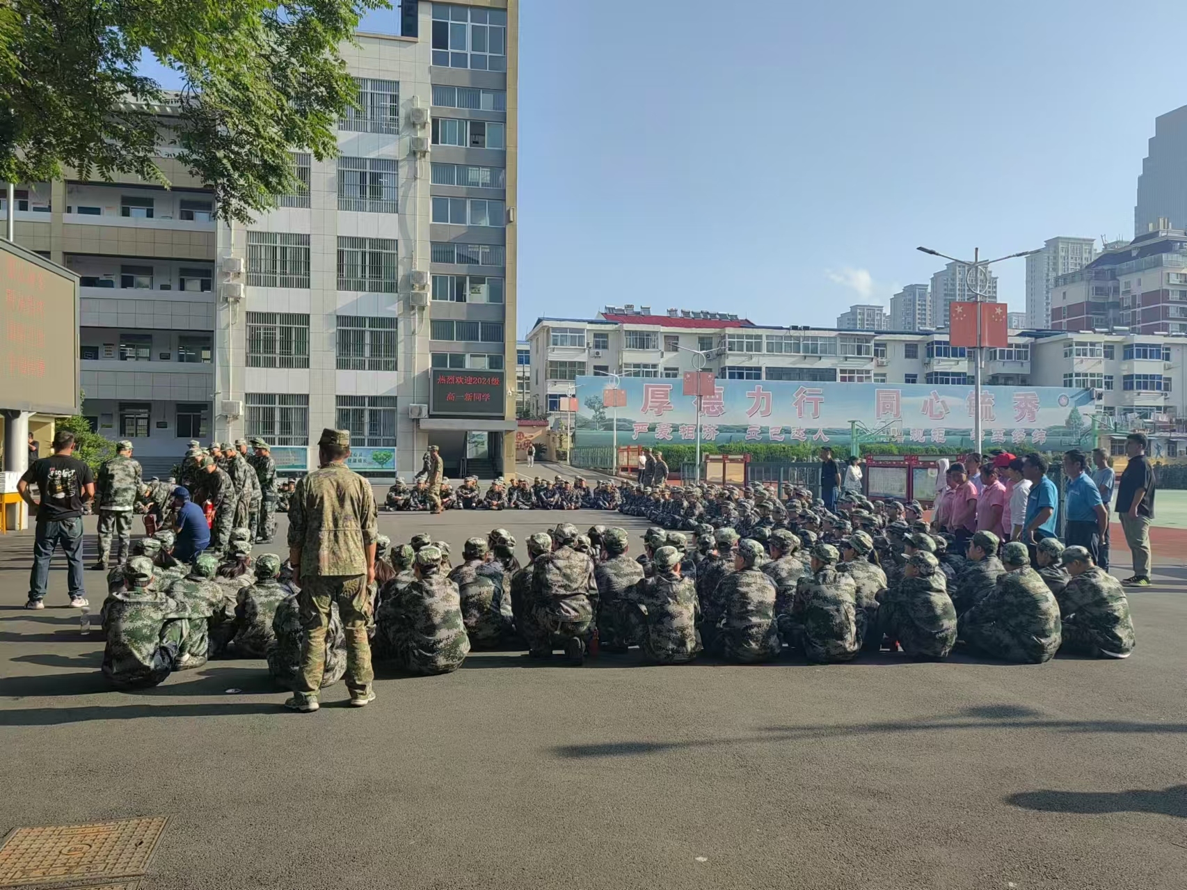 警報(bào)鳴秋晨，演練筑平安 —— 安徽邦和物業(yè)宿州三中項(xiàng)目部成功舉辦消防演練活動(dòng)